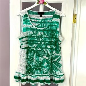 Cute lightweight tank style top.